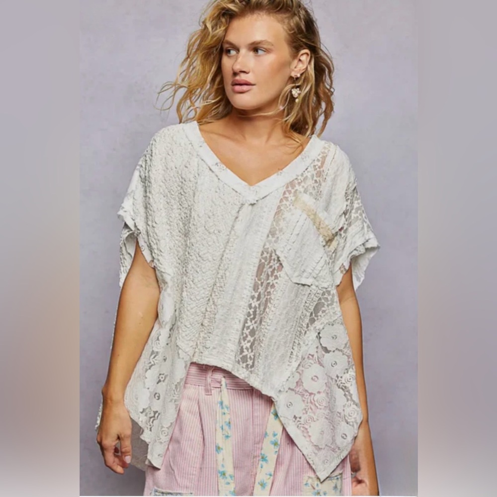 POL White Lace V-Neck Top